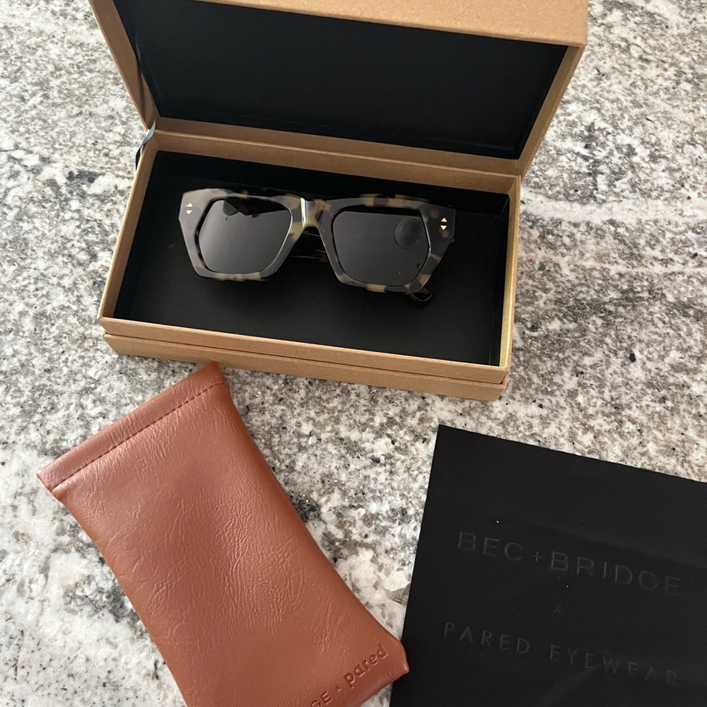 New in Box Pared Lo and Behold tortoise sunglasses Unisex styling - Picture 12 of 12